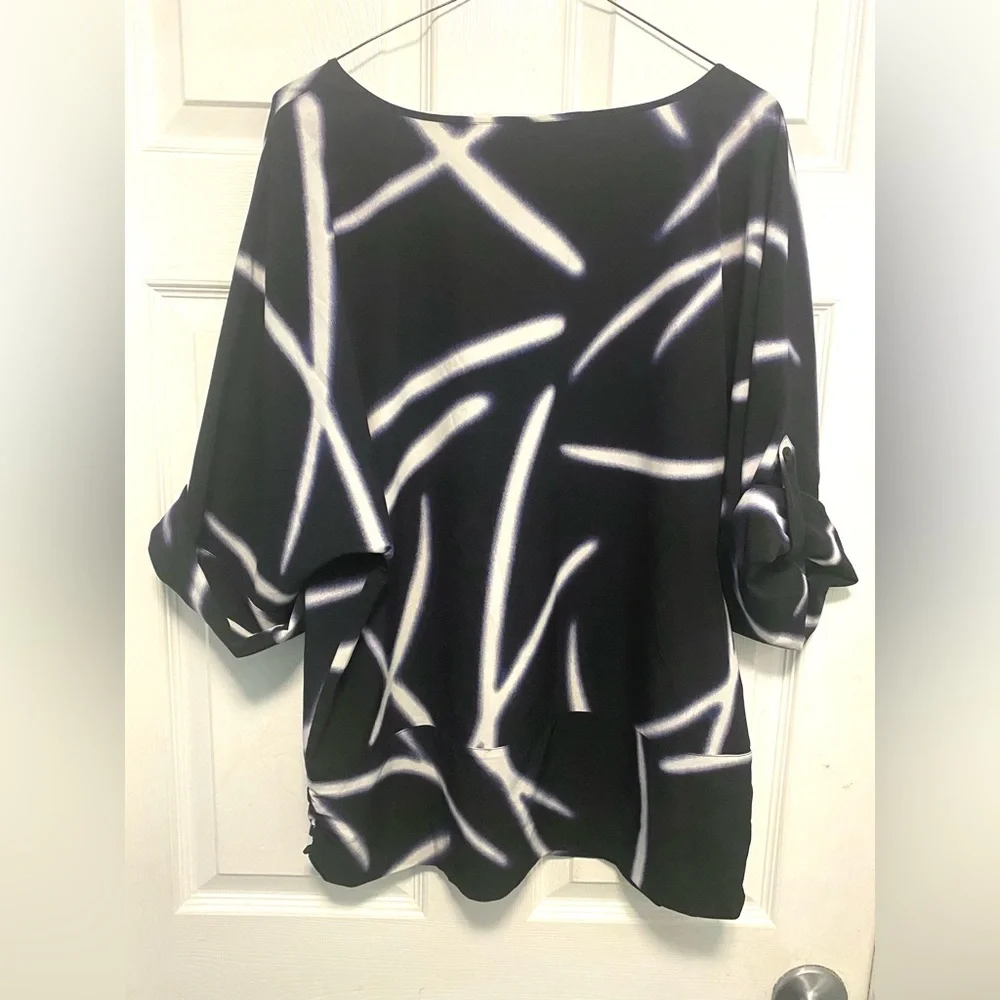 Chico’s Navy and White Women's Dolman Sleeve Top Sz 2/L - Picture 2 of 6